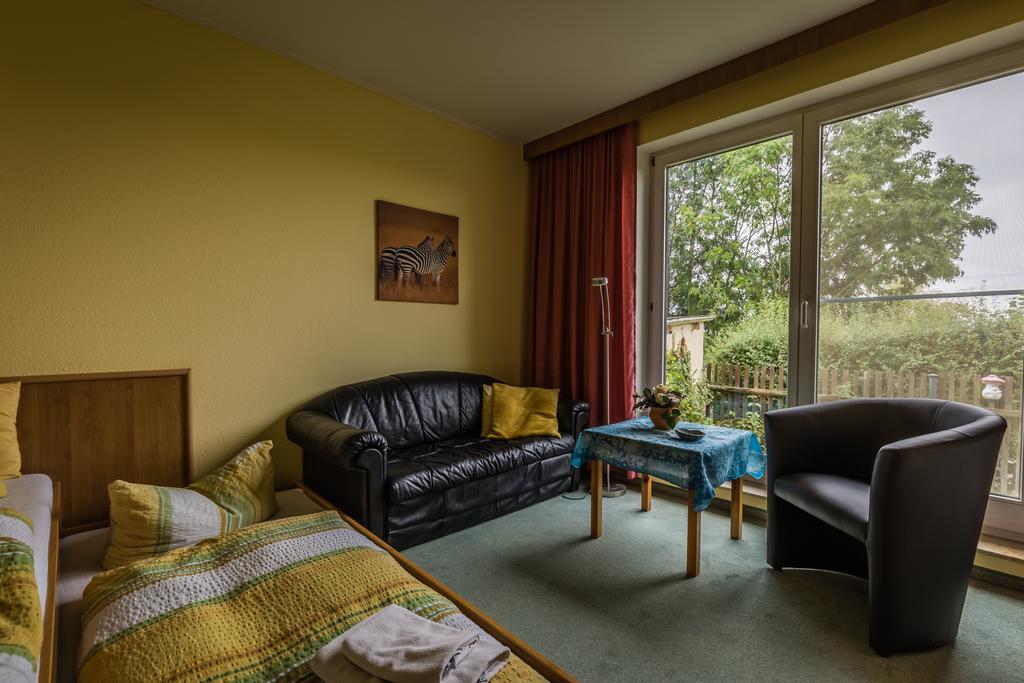 Hotel-Pension Am Rosarium Sangerhausen Pokój zdjęcie