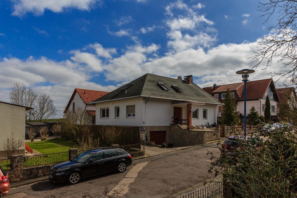Hotel-Pension Am Rosarium Sangerhausen Zewnętrze zdjęcie